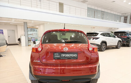 Nissan Juke II, 2014 год, 1 039 000 рублей, 10 фотография
