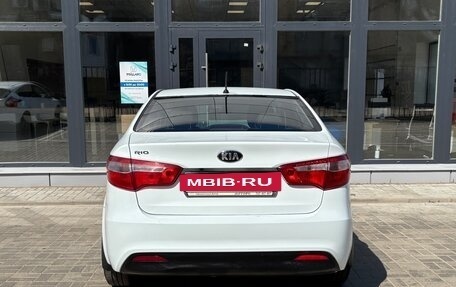 KIA Rio III рестайлинг, 2014 год, 890 000 рублей, 24 фотография
