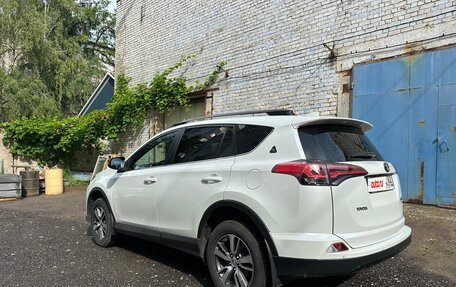 Toyota RAV4, 2019 год, 2 230 000 рублей, 4 фотография