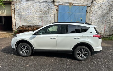 Toyota RAV4, 2019 год, 2 230 000 рублей, 3 фотография