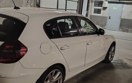 BMW 1 серия, 2010 год, 900 000 рублей, 3 фотография
