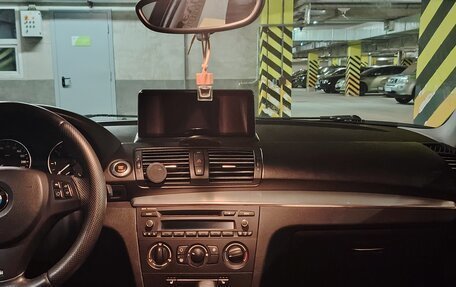 BMW 1 серия, 2010 год, 900 000 рублей, 4 фотография