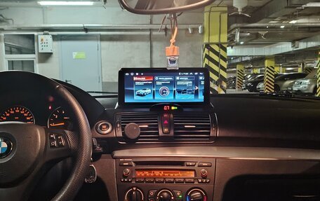BMW 1 серия, 2010 год, 900 000 рублей, 10 фотография