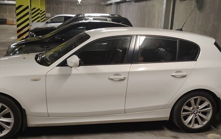 BMW 1 серия, 2010 год, 900 000 рублей, 2 фотография