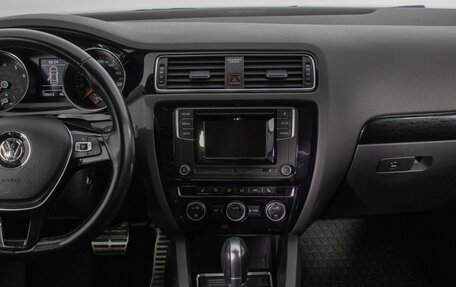 Volkswagen Jetta VI, 2017 год, 1 250 000 рублей, 14 фотография