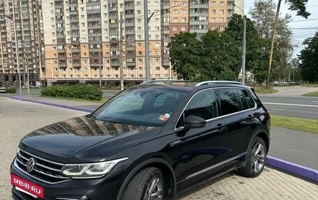 Volkswagen Tiguan II, 2021 год, 2 950 000 рублей, 2 фотография