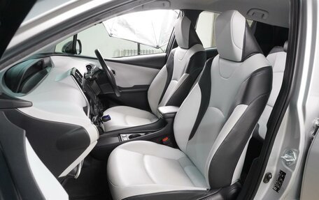 Toyota Prius IV XW50, 2019 год, 2 049 000 рублей, 8 фотография