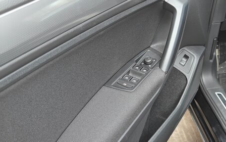 Volkswagen Tiguan II, 2020 год, 2 600 000 рублей, 10 фотография