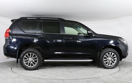 Toyota Land Cruiser Prado 150 рестайлинг 2, 2017 год, 4 547 000 рублей, 4 фотография