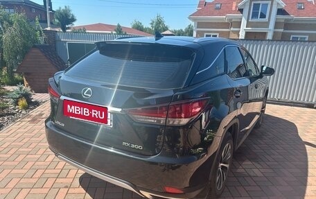 Lexus RX IV рестайлинг, 2019 год, 4 150 000 рублей, 3 фотография
