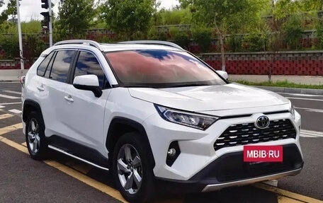 Toyota RAV4, 2022 год, 2 900 000 рублей, 3 фотография
