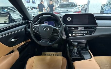 Lexus ES VII, 2021 год, 2 600 000 рублей, 8 фотография