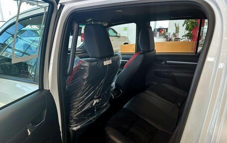 Toyota Hilux VIII, 2024 год, 8 744 000 рублей, 7 фотография