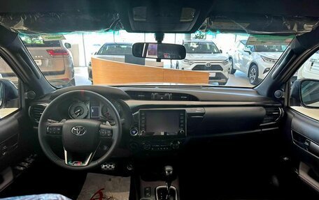 Toyota Hilux VIII, 2024 год, 8 744 000 рублей, 6 фотография