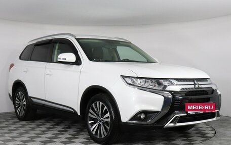 Mitsubishi Outlander III рестайлинг 3, 2020 год, 2 547 000 рублей, 3 фотография