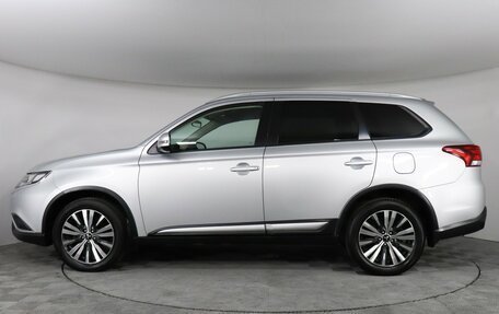 Mitsubishi Outlander III рестайлинг 3, 2018 год, 1 997 000 рублей, 8 фотография