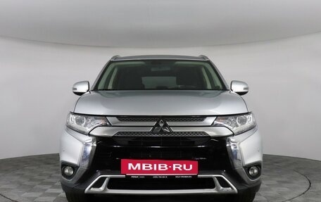 Mitsubishi Outlander III рестайлинг 3, 2018 год, 1 997 000 рублей, 2 фотография
