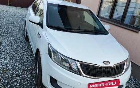 KIA Rio III рестайлинг, 2013 год, 800 000 рублей, 4 фотография