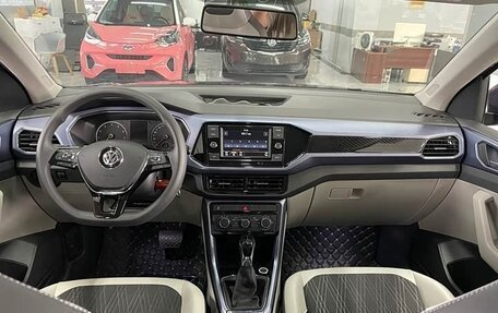 Volkswagen T-Cross I, 2020 год, 1 530 000 рублей, 9 фотография