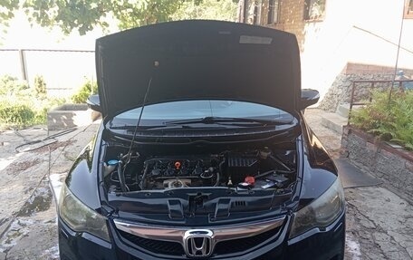 Honda Civic VIII, 2010 год, 900 000 рублей, 4 фотография