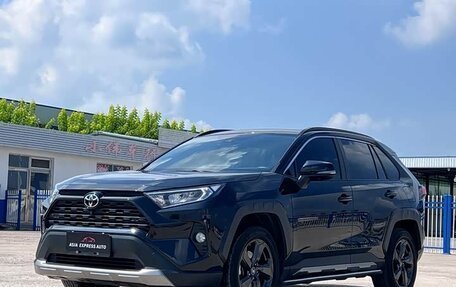 Toyota RAV4, 2022 год, 2 800 000 рублей, 1 фотография