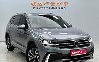 Volkswagen Tiguan II, 2022 год, 2 400 000 рублей, 1 фотография