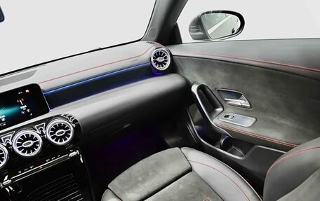 Mercedes-Benz CLA, 2021 год, 2 100 000 рублей, 34 фотография