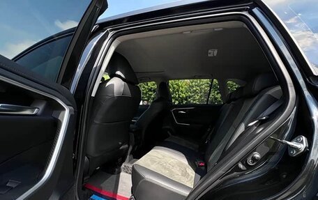 Toyota RAV4, 2022 год, 2 800 000 рублей, 11 фотография
