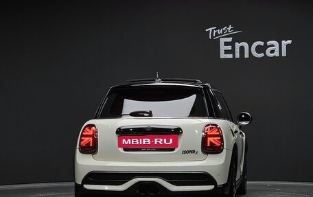 MINI Hatch, 2021 год, 1 750 000 рублей, 4 фотография