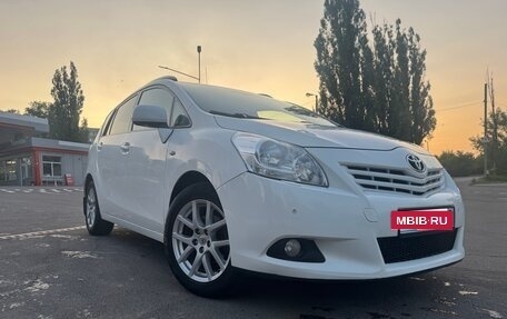Toyota Verso I, 2011 год, 1 400 000 рублей, 10 фотография