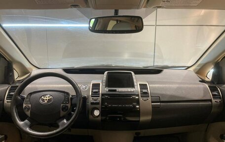 Toyota Prius, 2008 год, 645 000 рублей, 10 фотография