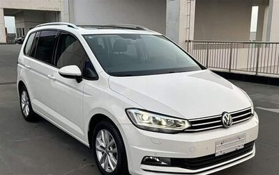 Volkswagen Touran III, 2016 год, 1 716 000 рублей, 1 фотография