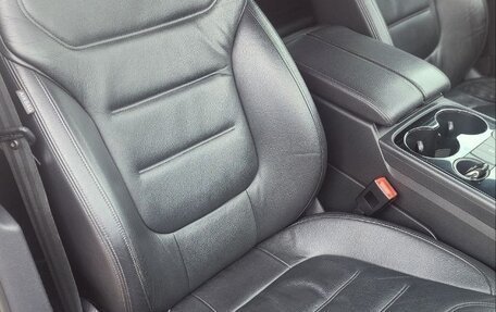 Volkswagen Touareg III, 2010 год, 1 990 000 рублей, 9 фотография