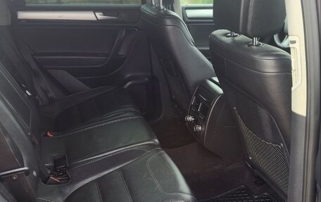Volkswagen Touareg III, 2010 год, 1 990 000 рублей, 17 фотография