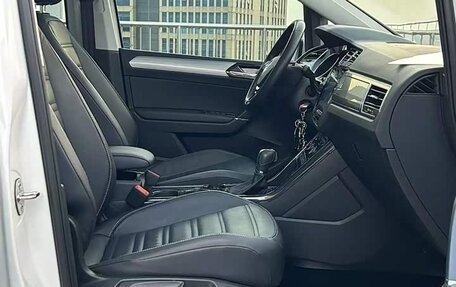 Volkswagen Touran III, 2016 год, 1 716 000 рублей, 10 фотография