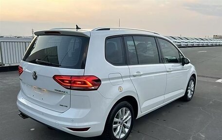 Volkswagen Touran III, 2016 год, 1 716 000 рублей, 6 фотография
