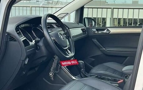 Volkswagen Touran III, 2016 год, 1 716 000 рублей, 7 фотография