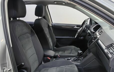 Volkswagen Tiguan II, 2019 год, 2 545 000 рублей, 7 фотография