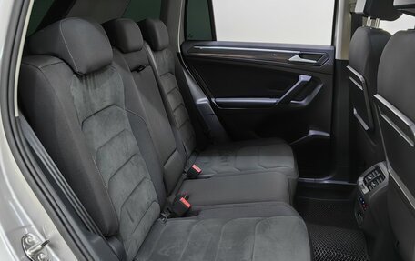 Volkswagen Tiguan II, 2019 год, 2 545 000 рублей, 9 фотография