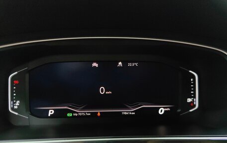 Volkswagen Tiguan II, 2019 год, 2 545 000 рублей, 10 фотография