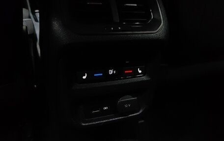 Volkswagen Tiguan II, 2019 год, 2 545 000 рублей, 17 фотография