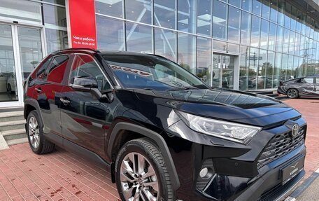 Toyota RAV4, 2021 год, 3 550 000 рублей, 3 фотография