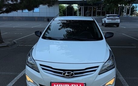 Hyundai Solaris II рестайлинг, 2015 год, 1 100 000 рублей, 1 фотография