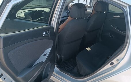 Hyundai Solaris II рестайлинг, 2015 год, 960 000 рублей, 12 фотография