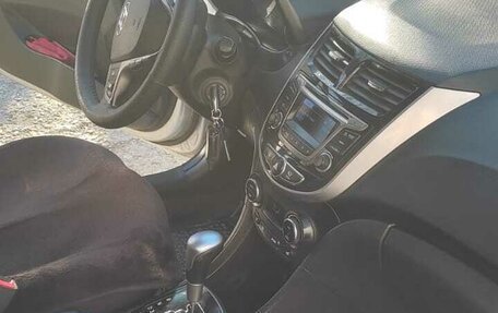 Hyundai Solaris II рестайлинг, 2015 год, 960 000 рублей, 19 фотография