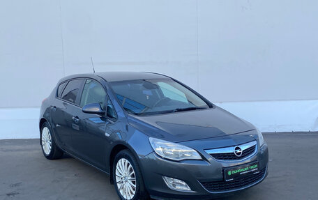 Opel Astra J, 2011 год, 550 000 рублей, 3 фотография