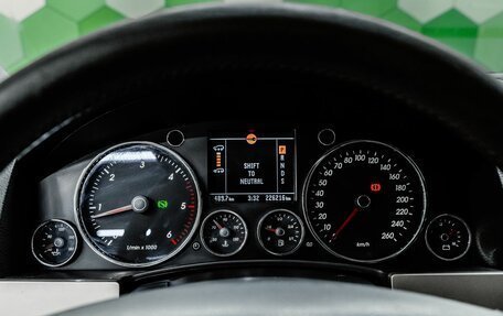 Volkswagen Touareg III, 2005 год, 990 000 рублей, 16 фотография