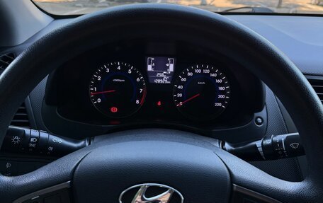 Hyundai Solaris II рестайлинг, 2015 год, 1 100 000 рублей, 9 фотография