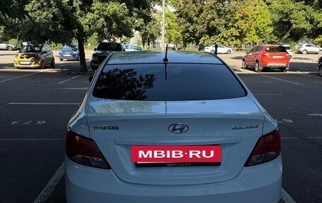 Hyundai Solaris II рестайлинг, 2015 год, 1 100 000 рублей, 5 фотография