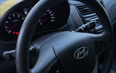 Hyundai Solaris II рестайлинг, 2015 год, 1 100 000 рублей, 18 фотография
